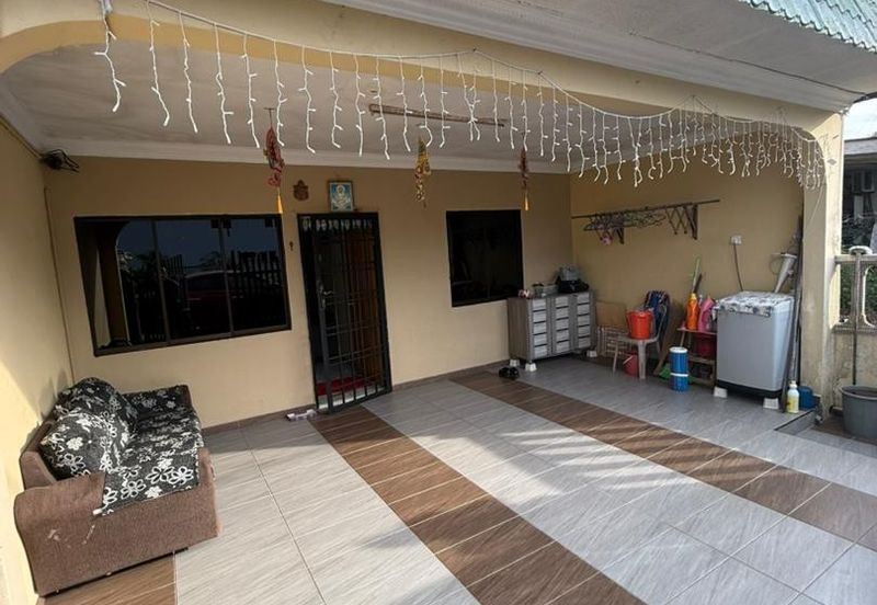 Single storey low cost house in Taman Aman Senai for sale 