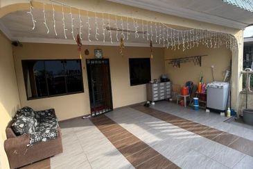 Single storey low cost house in Taman Aman Senai for sale 