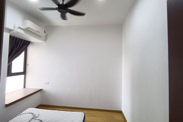 Baypoint @ Country Garden Danga Bay