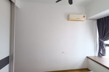 Baypoint @ Country Garden Danga Bay