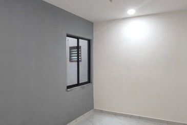 Flat, level 2 in Bandar Seri Alam for sale 