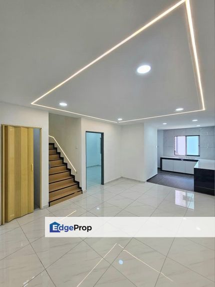 Double storey terrace house in Taman Ungku Tun Aminah for sale , Johor, Skudai