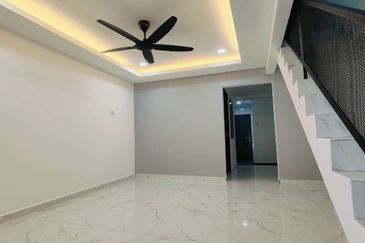 Double storey low cost terrace house in Taman Sri Makmur for sale 