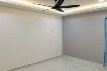 Double storey low cost terrace house in Taman Sri Makmur for sale 