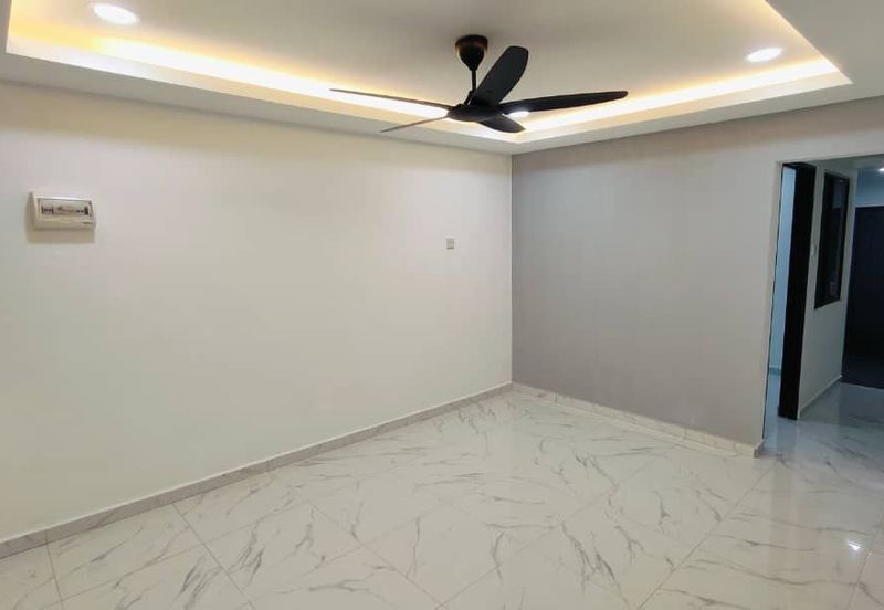 Double storey low cost terrace house in Taman Sri Makmur for sale 