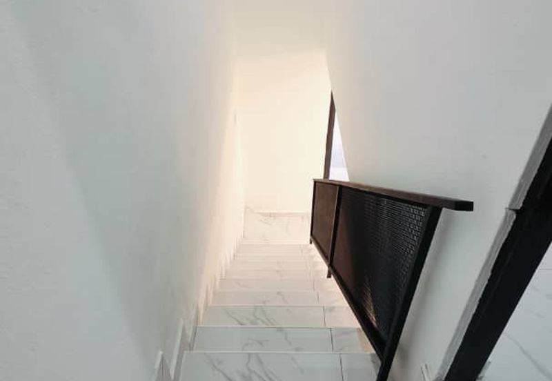 Double storey low cost terrace house in Taman Sri Makmur for sale 