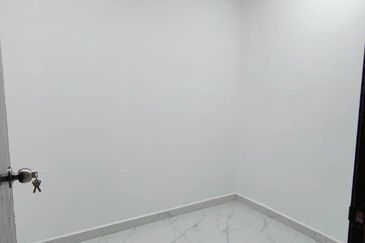 Double storey low cost terrace house in Taman Sri Makmur for sale 