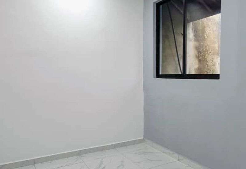 Double storey low cost terrace house in Taman Sri Makmur for sale 