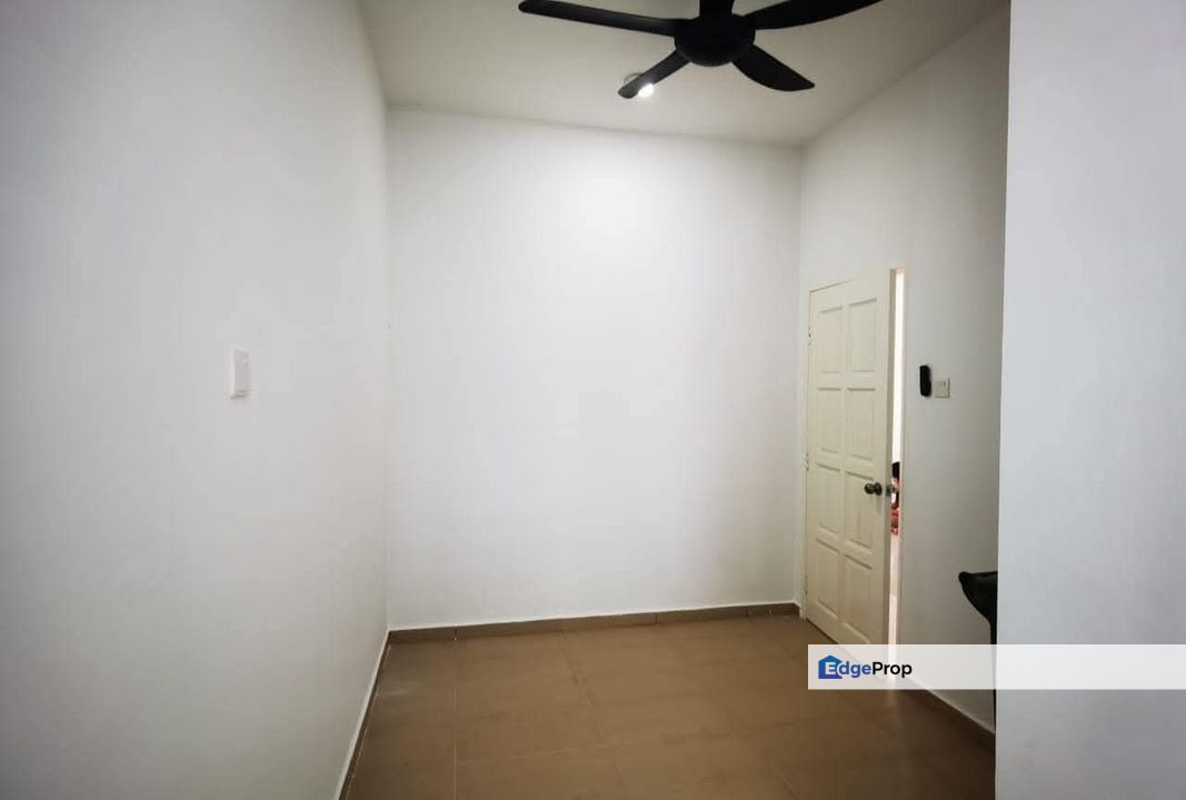 Double storey terrace house in Taman Mutiara jaya for sale , Johor, Skudai