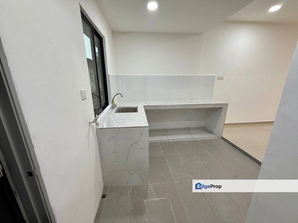 Single storey low cost terrace house in Taman Rinting for sale , Johor, Masai