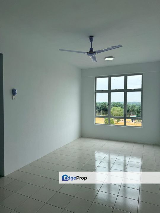 3 bedrooms unit in Pangsapuri Cendera 1 for rent , Johor, Gelang Patah
