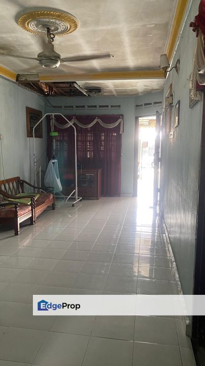 Single storey low cost terrace house in Taman universiti for sale , Johor, Skudai