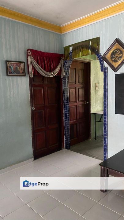 Single storey low cost terrace house in Taman universiti for sale , Johor, Skudai