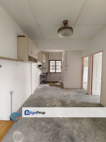 2 bedrooms unit in Pangsapuri Merak for sale , Johor, Johor Bahru