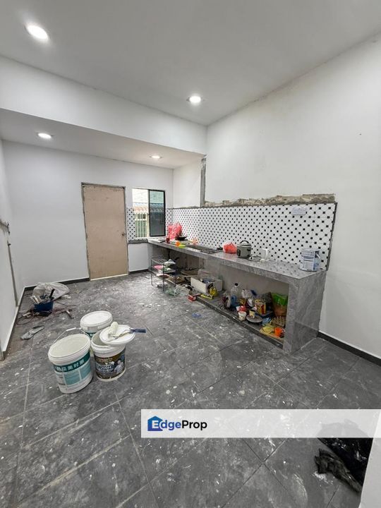 1.5 storey terrace house in Taman Pulai Utama for sale , Johor, Skudai