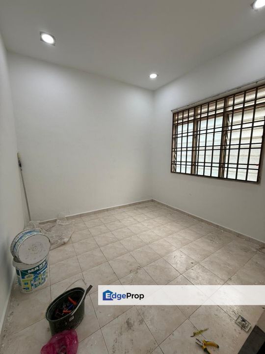 1.5 storey terrace house in Taman Pulai Utama for sale , Johor, Skudai