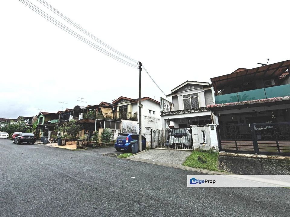 Single storey terrace house endlot in Bandar Uda Utama , Johor, Skudai