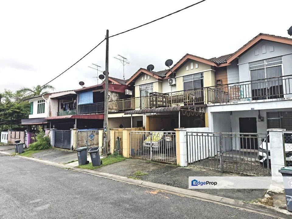 Single storey terrace house endlot in Bandar Uda Utama , Johor, Skudai