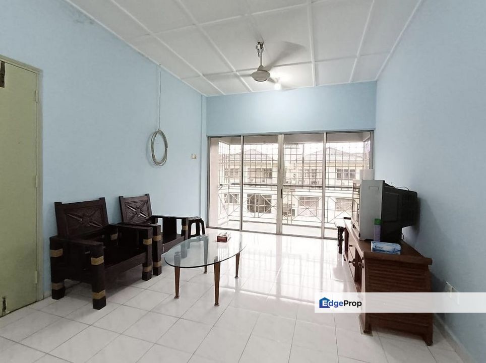 3 bedrooms in Lily and jasmine apartment for sale , Johor, Tampoi