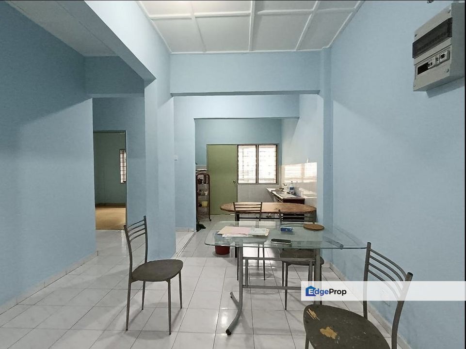 3 bedrooms in Lily and jasmine apartment for sale , Johor, Tampoi