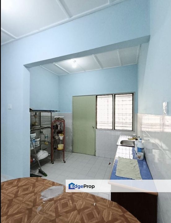 3 bedrooms in Lily and jasmine apartment for sale , Johor, Tampoi