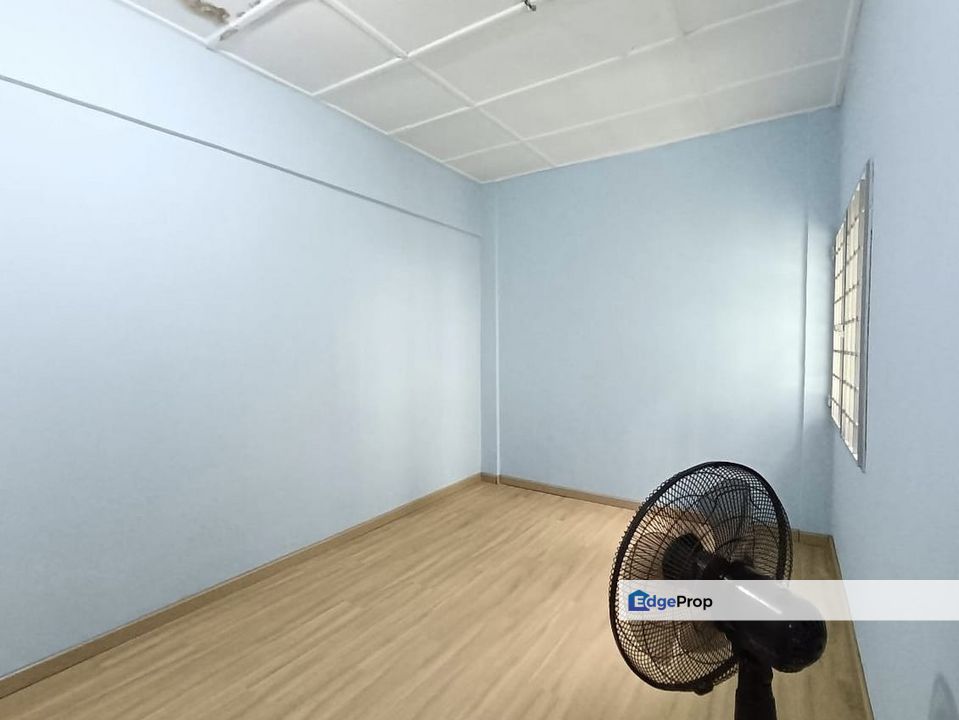 3 bedrooms in Lily and jasmine apartment for sale , Johor, Tampoi