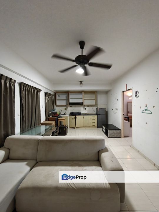2 bedrooms unit in The Embassy suites for rent , Johor, Johor Bahru