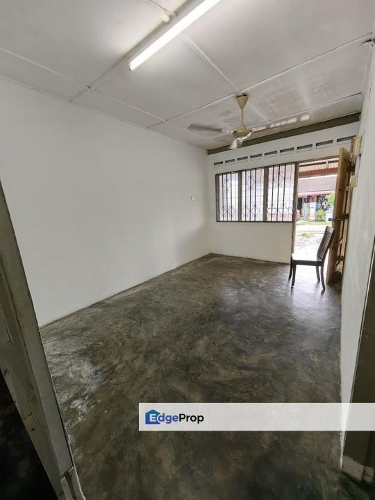 Taman universiti, Jalan Pertanian, single storey low cost house for sale , Johor, Skudai