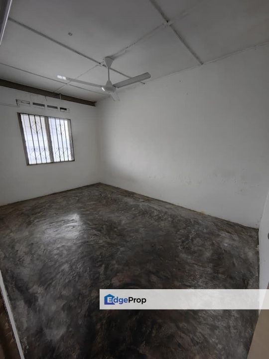 Taman universiti, Jalan Pertanian, single storey low cost house for sale , Johor, Skudai