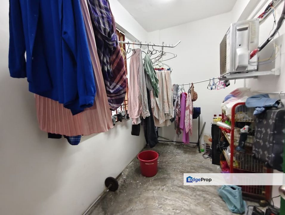 3 bedrooms flat in Taman Pelangi Indah for sale , Johor, Ulu Tiram