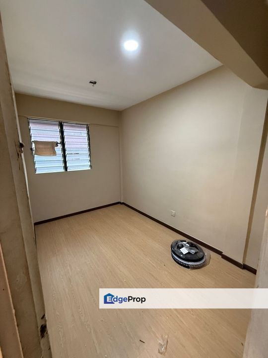 2 bedrooms flat in Taman Plentong Baru for sale , Johor, Masai