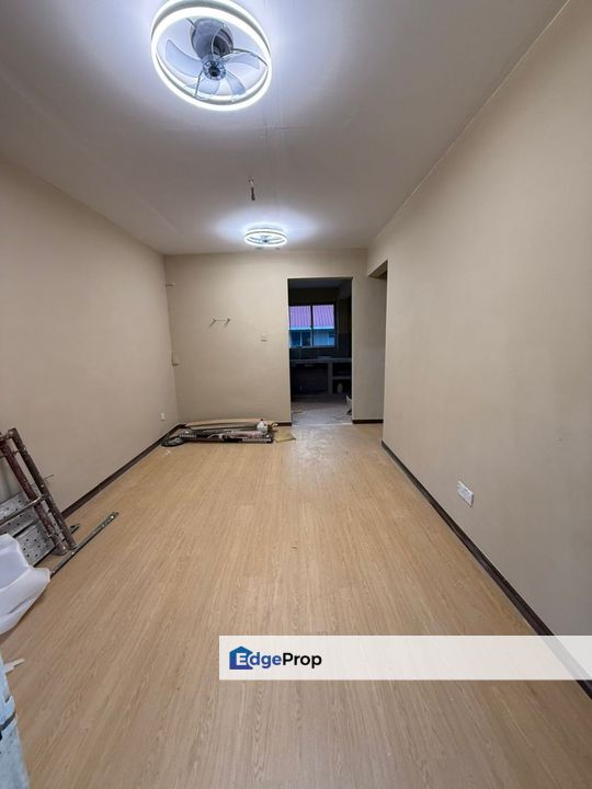 2 bedrooms flat in Taman Plentong Baru for sale , Johor, Masai