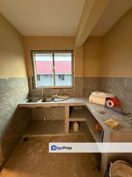 2 bedrooms flat in Taman Plentong Baru for sale , Johor, Masai