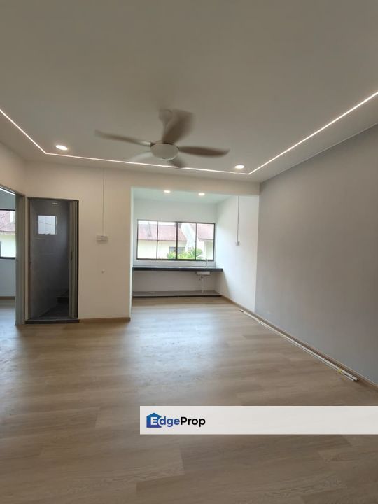 2 bedrooms flat in Taman Ungku Tun Aminah for sale , Johor, Johor Bahru