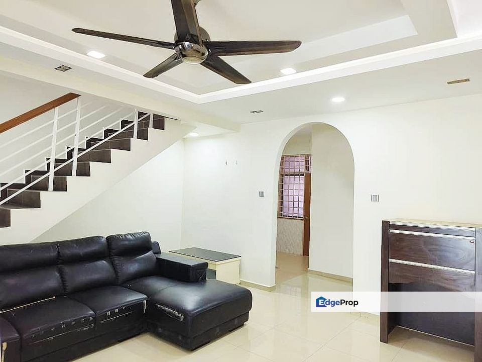 Double storey terrace house in Taman Bukit Indah for rent , Johor, Johor Bahru