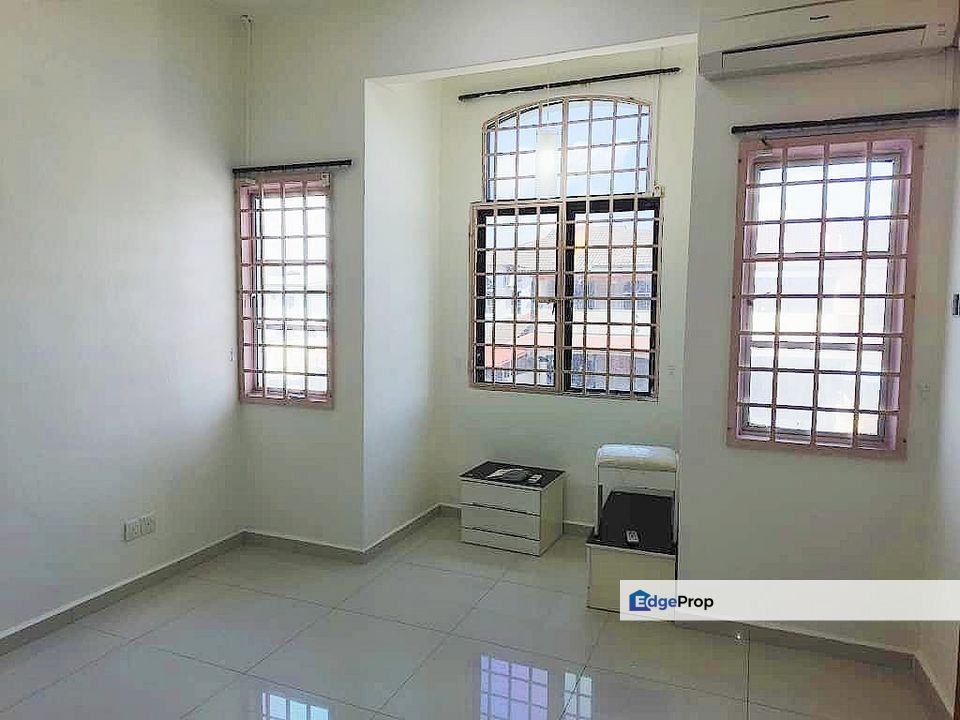 Double storey terrace house in Taman Bukit Indah for rent , Johor, Johor Bahru