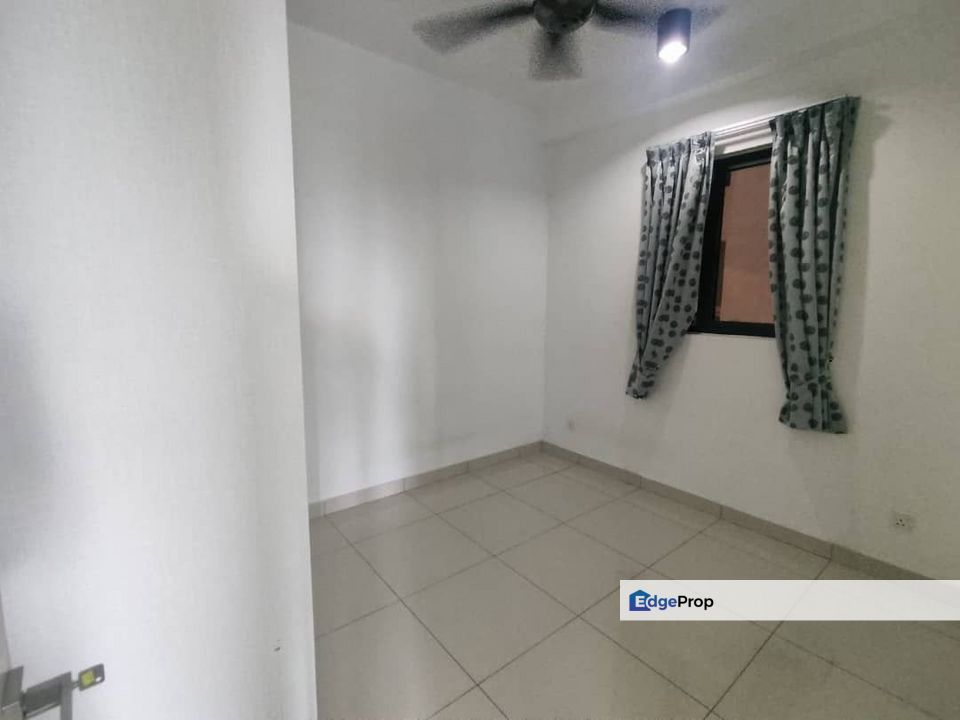 2 bedrooms unit in The raffles suites for sale, Johor, Skudai