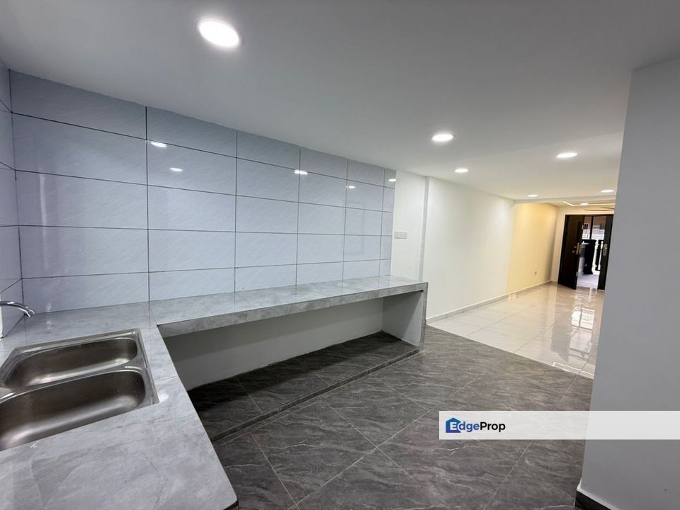 Double storey terrace house in Taman Damai Jaya for sale , Johor, Skudai