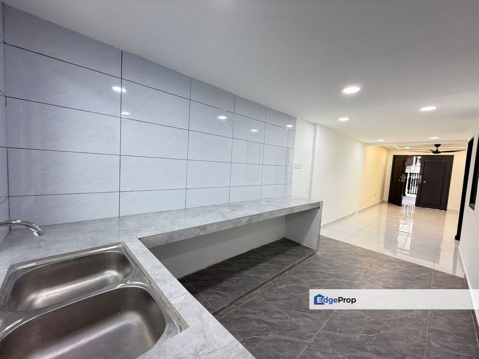 Double storey terrace house in Taman Damai Jaya for sale , Johor, Skudai