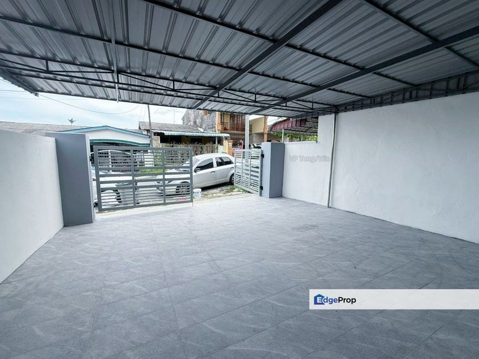 Single storey low cost house in Taman Bersatu for sale , Johor, Kulai