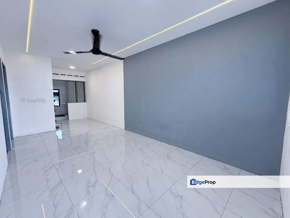 Single storey low cost house in Taman Bersatu for sale , Johor, Kulai