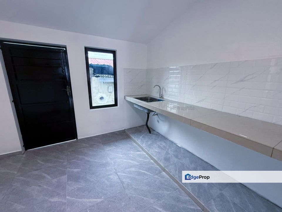 Single storey low cost house in Taman Bersatu for sale , Johor, Kulai