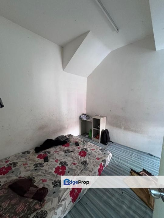 Double storey low cost terrace house in Taman Nusa bayu for sale , Johor, 