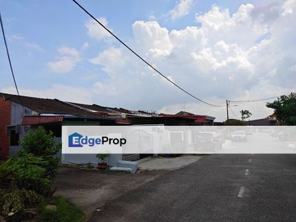 Single Storey terrace house in Taman universiti for sale, Johor, Skudai