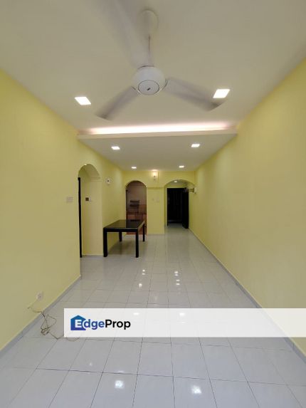 2 bedrooms unit in Sri Kenari Apartment for sale , Johor, Tampoi