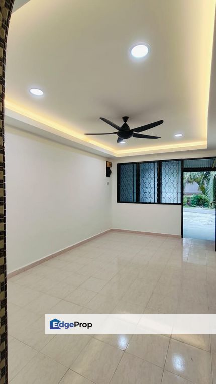 Single Storey Low Cost Terrace House in Taman Dahlia for sale , Johor, Tampoi