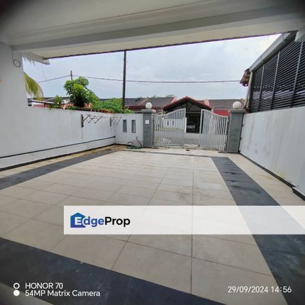 Single Storey Terrace House in Taman universiti for sale , Johor, Skudai