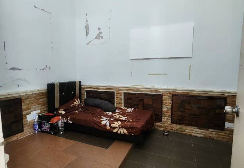 Single Storey Terrace House corner lot in Taman Bukit Indah for sale