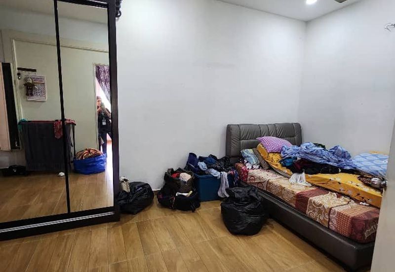 Single Storey Terrace House corner lot in Taman Bukit Indah for sale