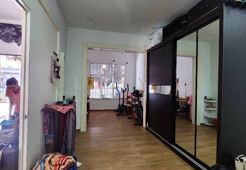 Single Storey Terrace House corner lot in Taman Bukit Indah for sale